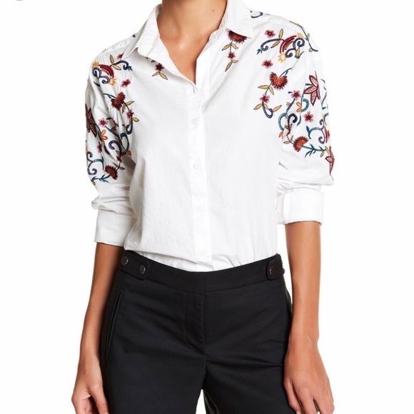 Tops - SOLD ✨ Embroidered Button Up Top White